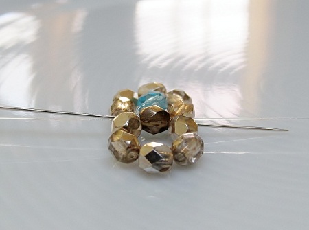 daisy chain bracelet - adding second flower